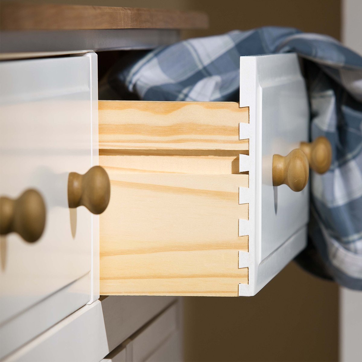 Cômoda Capri 8 Gavetas Madeira Maciça e MDF Pense Dentro da Caixa Branco